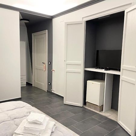 B&B Antichi Cortili แตร์มินิ อิเมเรเซ ภายนอก รูปภาพ