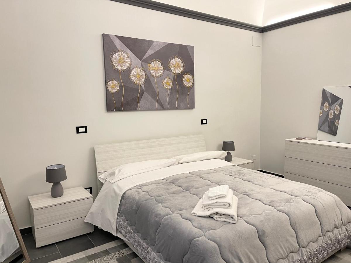 B&B Antichi Cortili แตร์มินิ อิเมเรเซ ภายนอก รูปภาพ