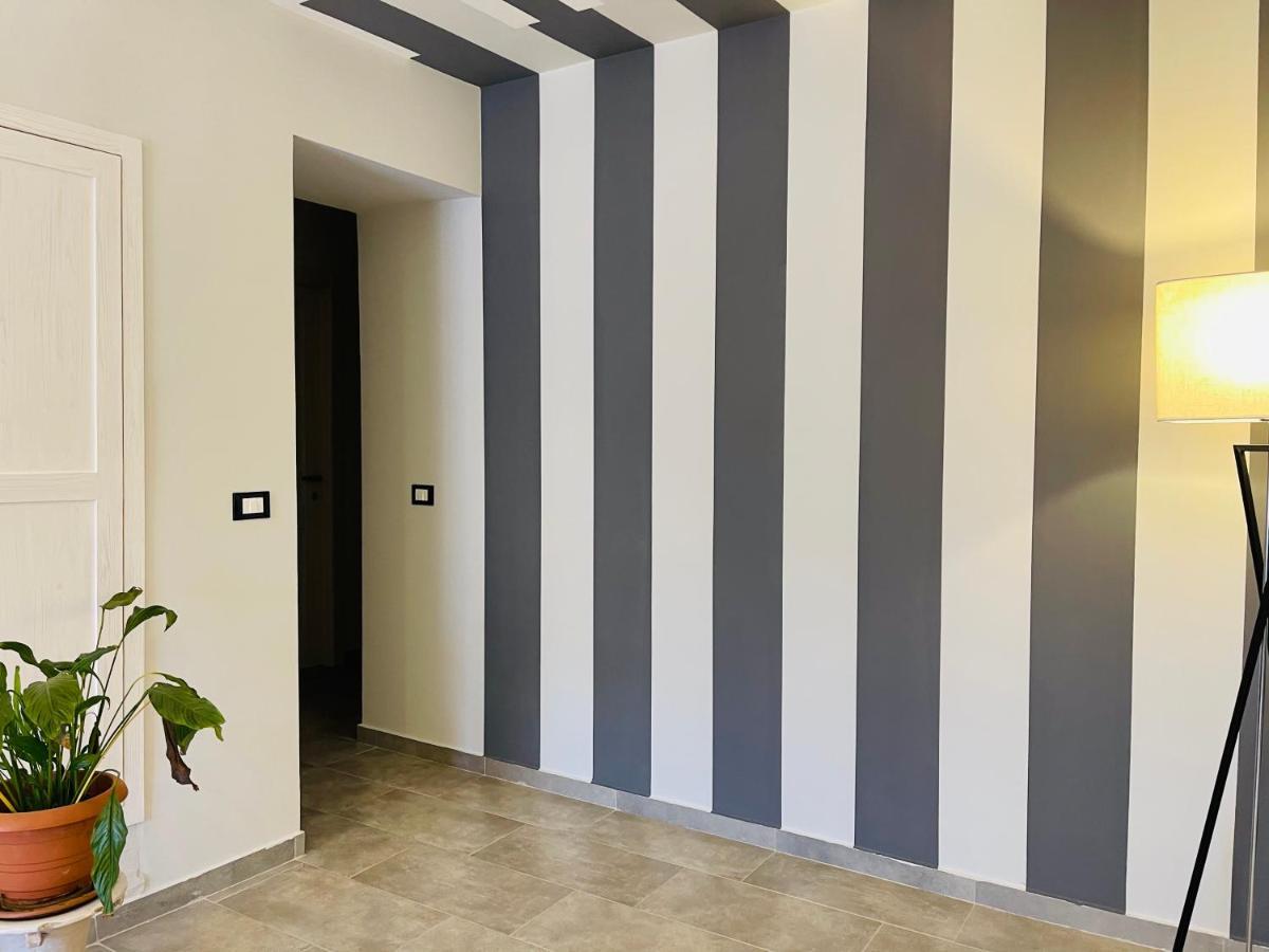 B&B Antichi Cortili แตร์มินิ อิเมเรเซ ภายนอก รูปภาพ