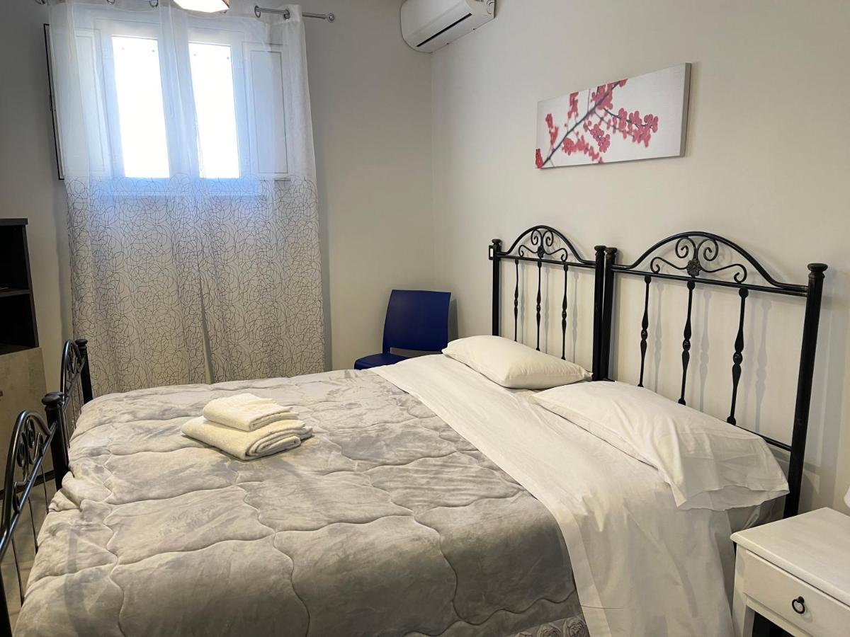 B&B Antichi Cortili แตร์มินิ อิเมเรเซ ภายนอก รูปภาพ